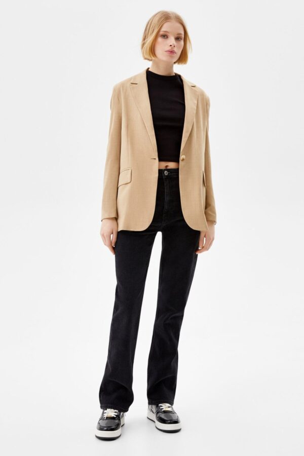 Blazer cắt may nữ tính - Ảnh 4